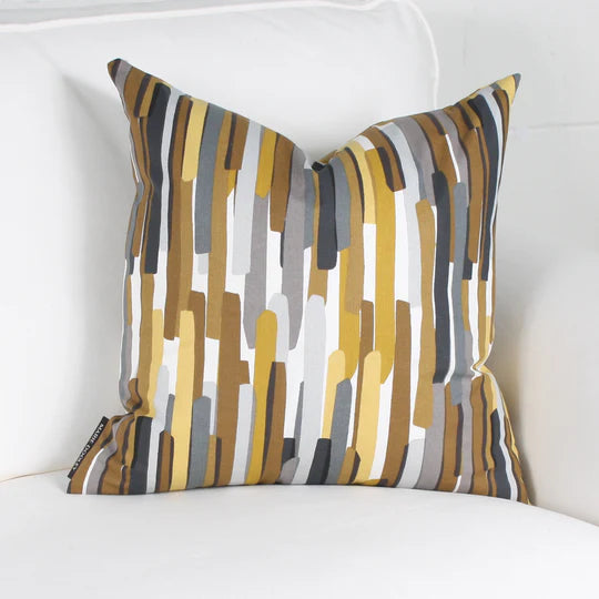 ( Fait au Québec ) - Coussin PATAGONIE Coussins ,disponible chez Literie-Déco et moi