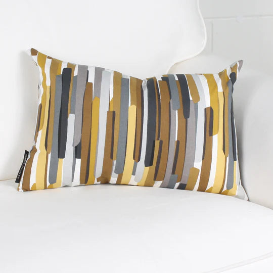 ( Fait au Québec ) - Coussin PATAGONIE Coussins ,disponible chez Literie-Déco et moi