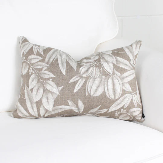 ( Fait au Québec ) - Coussin PHILBOIS ( Beige ) Coussins ,disponible chez Literie-Déco et moi