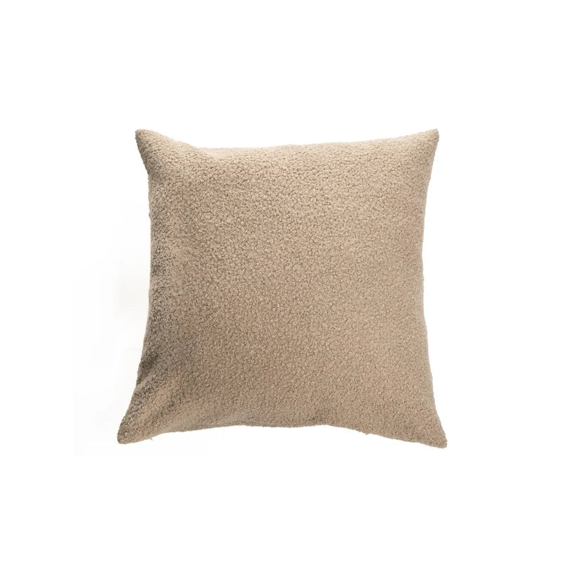 Coussin en faux mouton moka Biquette (18'' x 18'')- Par Brunelli (ARRIVAGE MI-OCTOBRE)