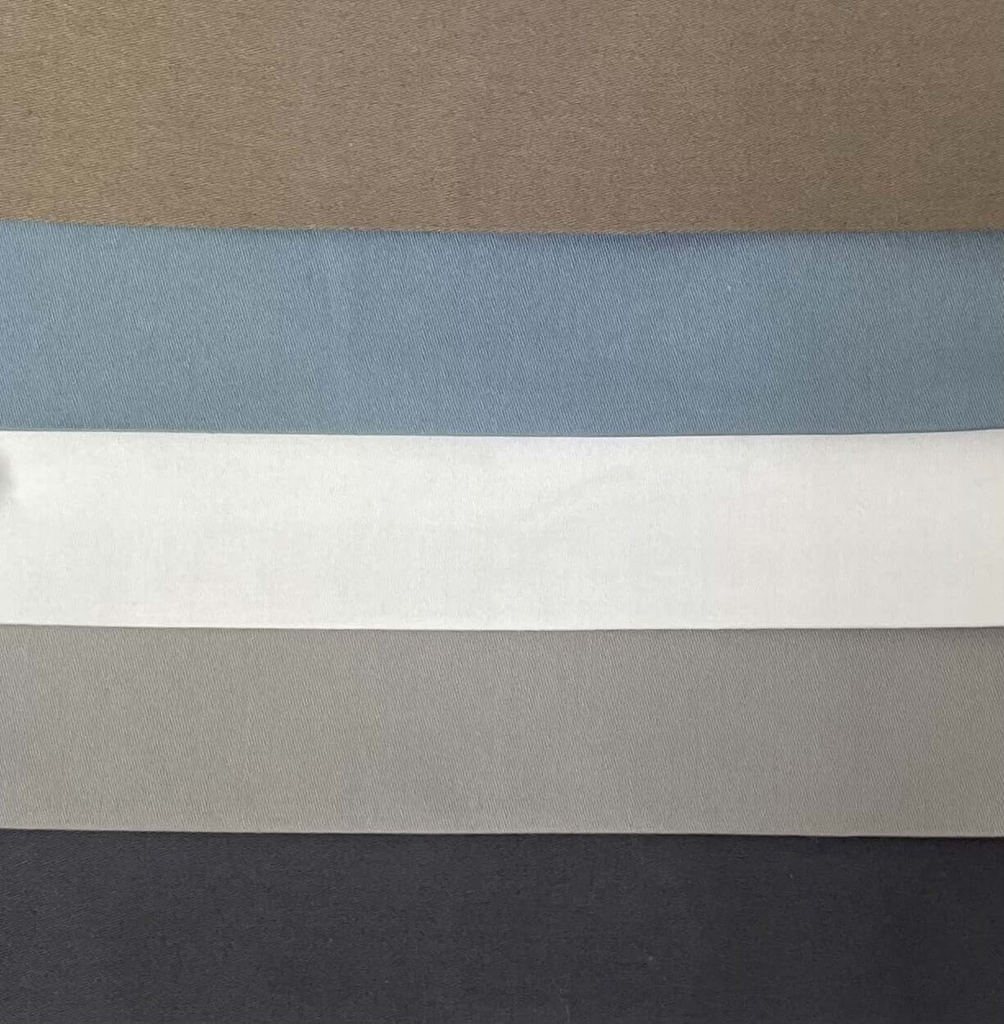 ( Fait au Québec ) Housse de couette en 100% coton satiné ( 300fils) - 5 teintes disponibles Draps ,disponible chez Literie-Déco et moi