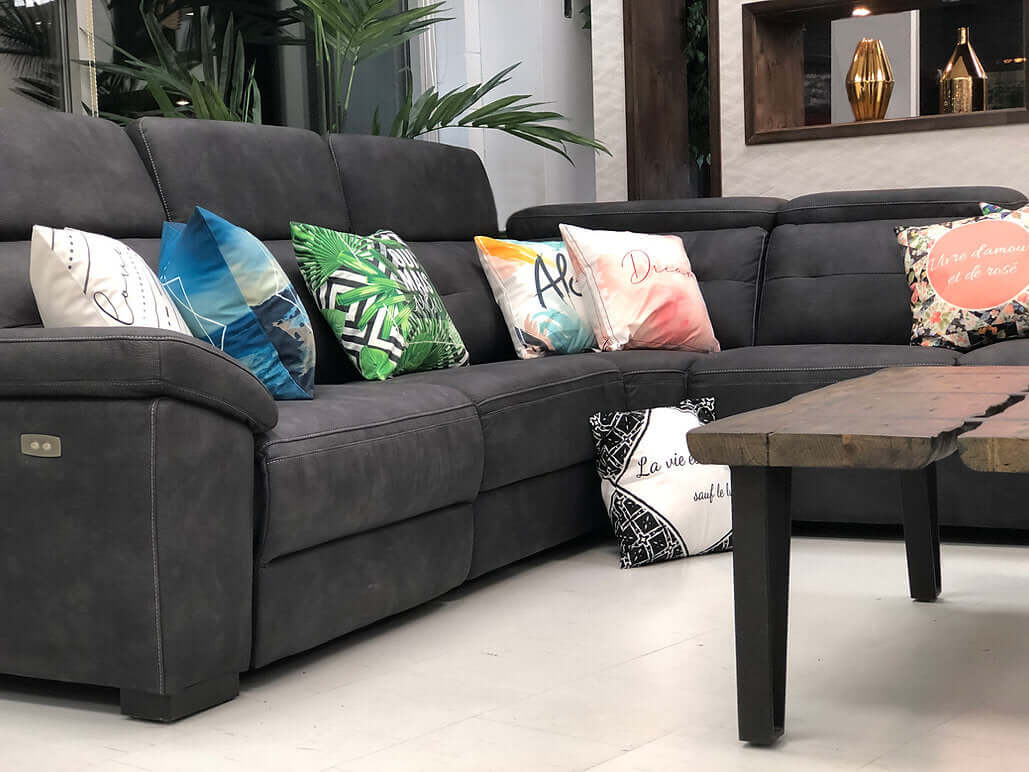 Coussin LOVE 18'' X 18'' - Literie - Déco et moi