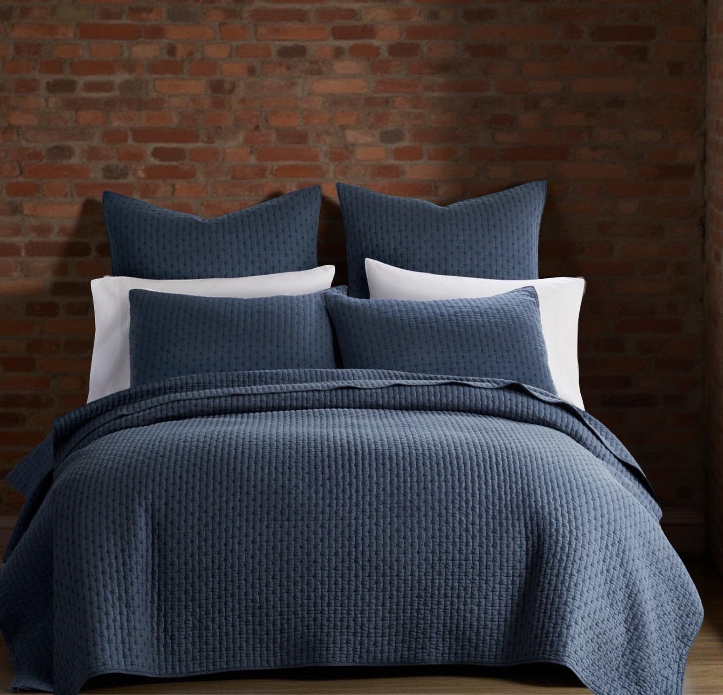 Ensemble de courtepointe JACKSON ( Marine ) Courtepointe ,disponible chez Literie-Déco et moi
