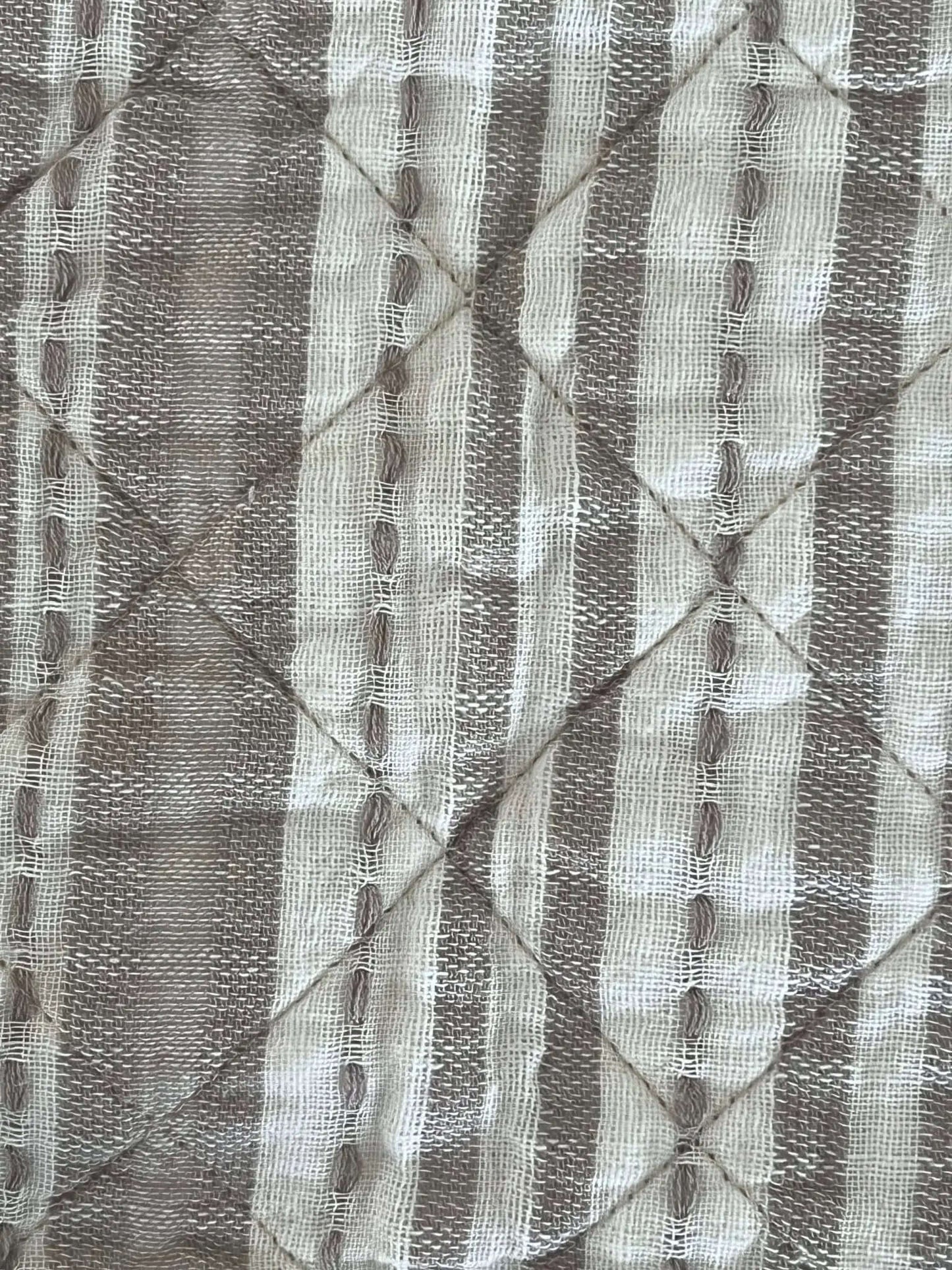 Ensemble de courtepointe rayée taupe et ivoire- RÉUNION - Courtepointe Literie-Deco & moi - Literie-Déco et moi