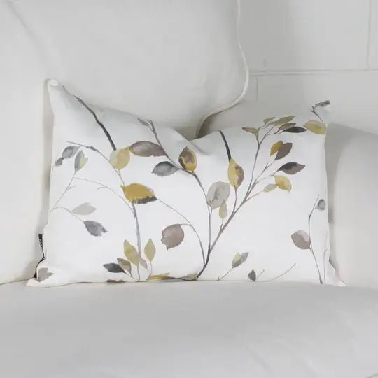 ( Fait au Québec ) - Coussin LISA Coussins ,disponible chez Literie-Déco et moi