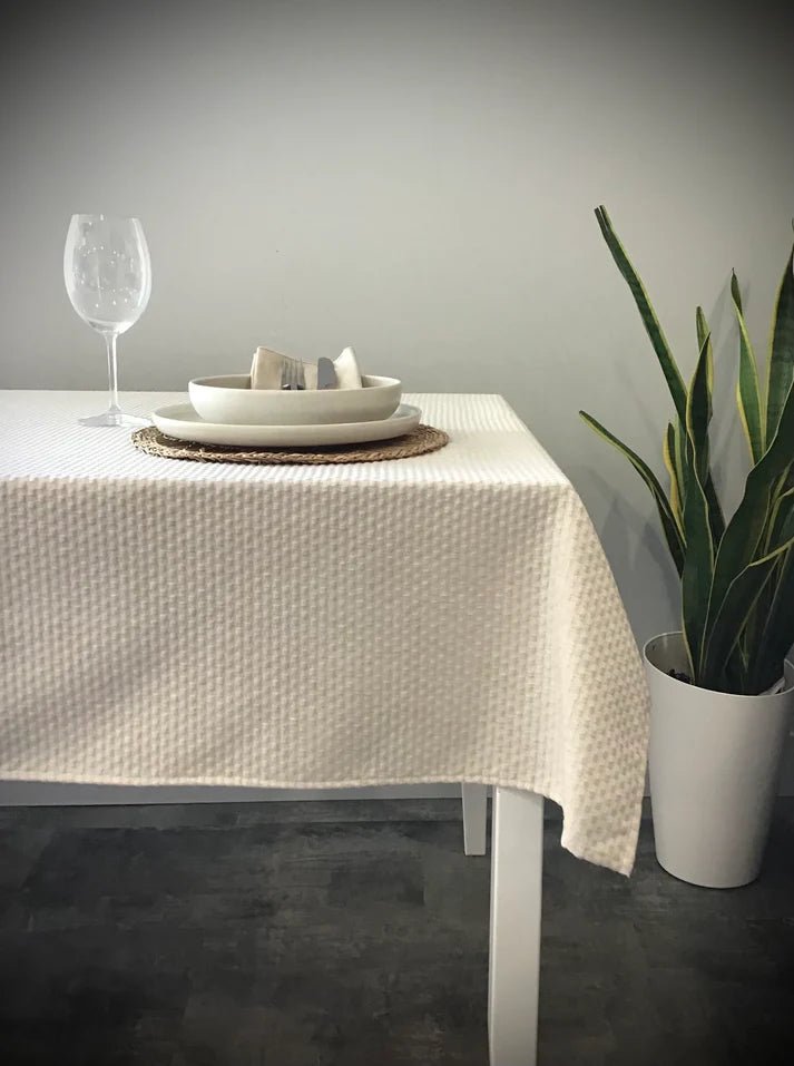 ( Fait au Québec) Nappe Saphora ( Naturel ) de Literie & Déco et moi – PRODUIT de qualité chez Literie & Déco et Moi