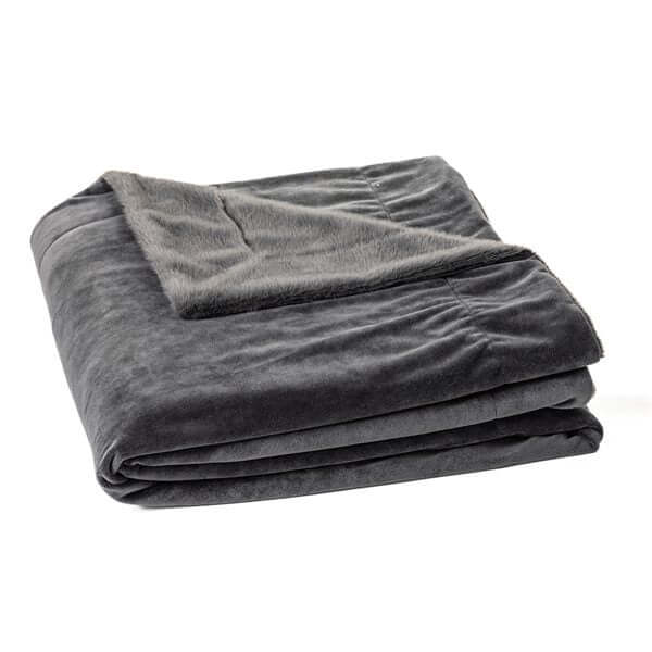 Jeté en fausse fourrure gris charcoal POLUX- Par Brunelli Jeté ,disponible chez Literie-Déco et moi