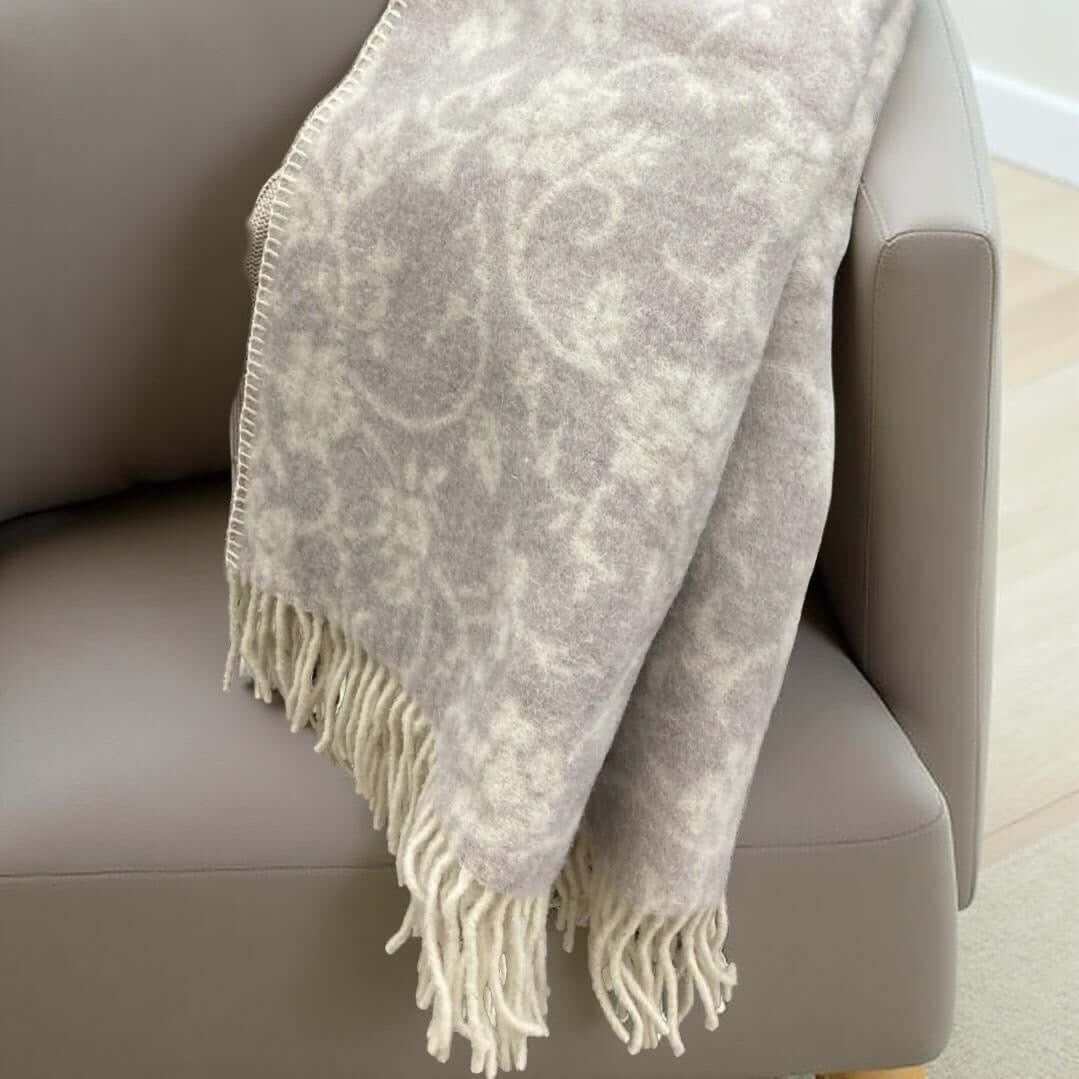 Jeté en laine Brume Florale de Literie & Déco et moi – PRODUIT de qualité chez Literie & Déco et Moi