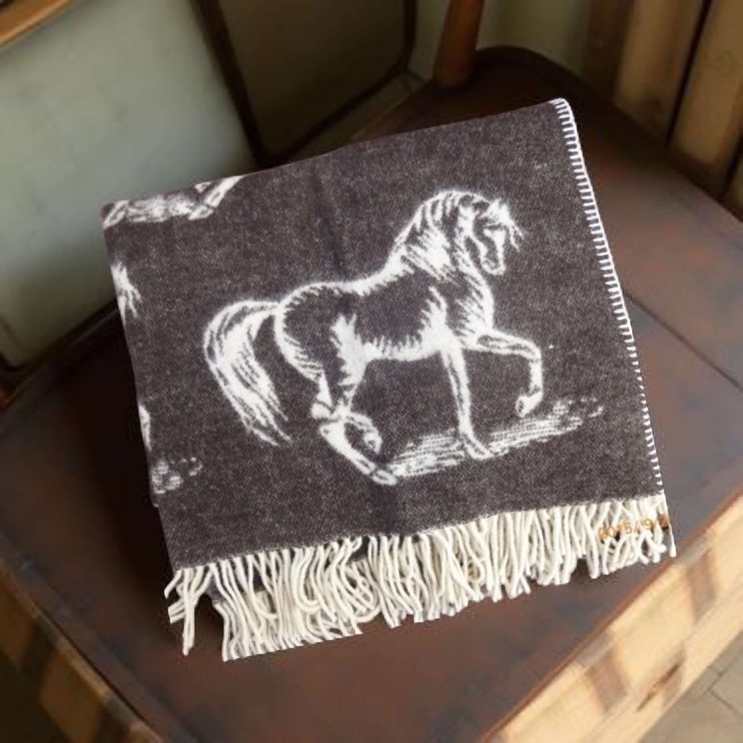 Jeté en laine Chevaux (100% laine) de Literie & Déco et moi – PRODUIT de qualité chez Literie & Déco et Moi