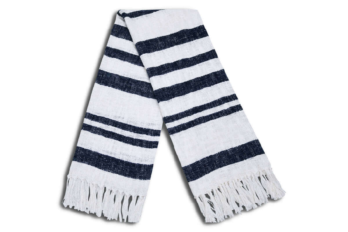 Jeté SHAR ( 50'' x 60'' ) ( marine et blanc ) - Literie - Déco et moi