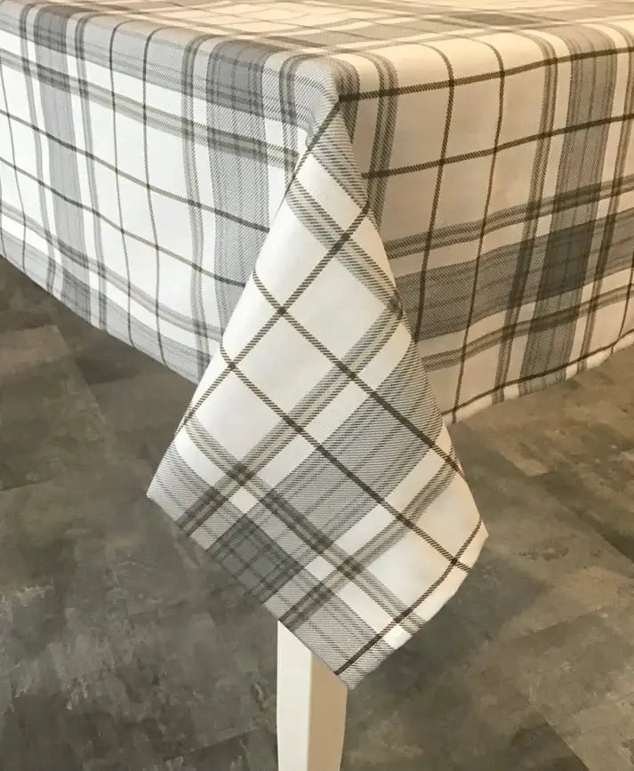 Nappe carreautée de Literie & Déco et moi – PRODUIT de qualité chez Literie & Déco et Moi