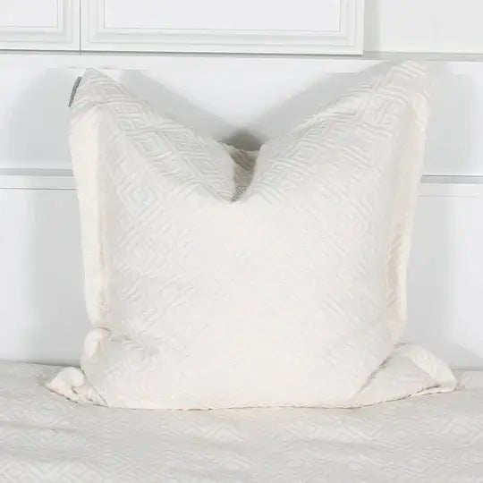Couverture ELOI ( Blanc cassé) Couvre-lit ,disponible chez Literie-Déco et moi