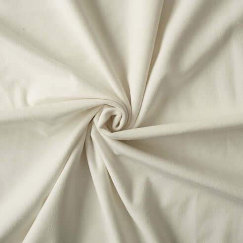FAIT AU CANADA- Ensemble 8 pièces- VELOURS CASCADE( Ivoire) - Par Colcha Linens Douillette, Couvre-lit, Housse de couette  ,disponible chez Literie-Déco et moi 