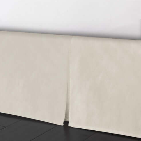 FAIT AU CANADA- Ensemble 8 pièces- VELOURS CASCADE( Ivoire) - Par Colcha Linens Douillette, Couvre-lit, Housse de couette  ,disponible chez Literie-Déco et moi 
