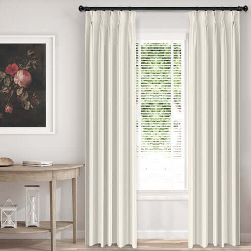 FAIT AU CANADA- Ensemble 8 pièces- VELOURS CASCADE( Ivoire) - Par Colcha Linens Douillette, Couvre-lit, Housse de couette  ,disponible chez Literie-Déco et moi 
