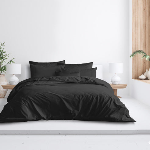 FAIT AU CANADA- Modèle EVERLEIGH ( Noir ) - Par Colcha Linens Douillette, Couvre-lit, Housse de couette  ,disponible chez Literie-Déco et moi 