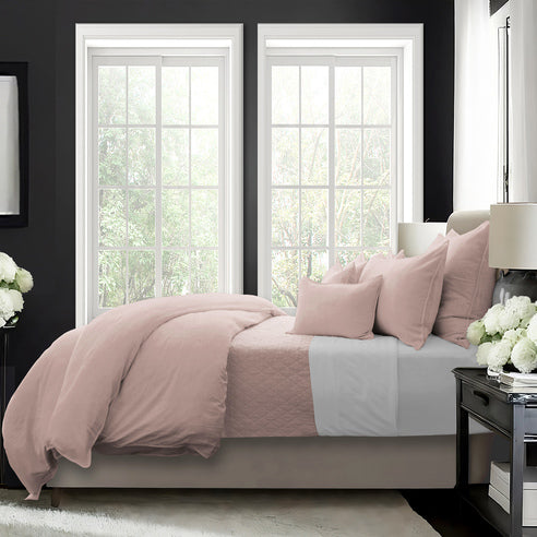 FAIT AU CANADA- Modèle ELSIE ( Rose ) - Par Colcha Linens Douillette, Couvre-lit, Housse de couette  ,disponible chez Literie-Déco et moi 
