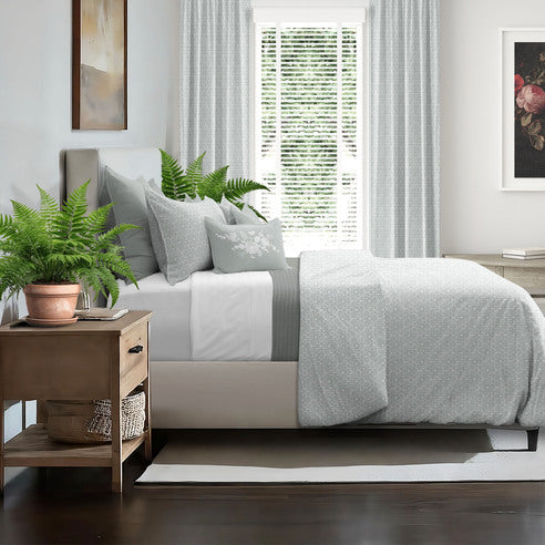 FAIT AU CANADA- Modèle PERRY ( Vert Sauge ) - Par Colcha Linens (Copie) Douillette  ,disponible chez Literie-Déco et moi 