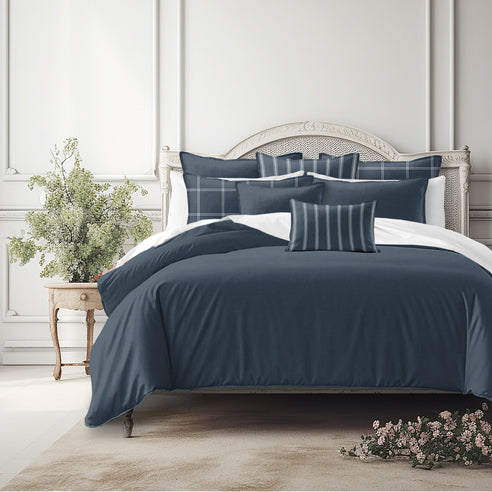FAIT AU CANADA- Modèle SHAY MARINE UNI - Par Colcha Linens Douillette, Couvre-lit, Housse de couette  ,disponible chez Literie-Déco et moi 