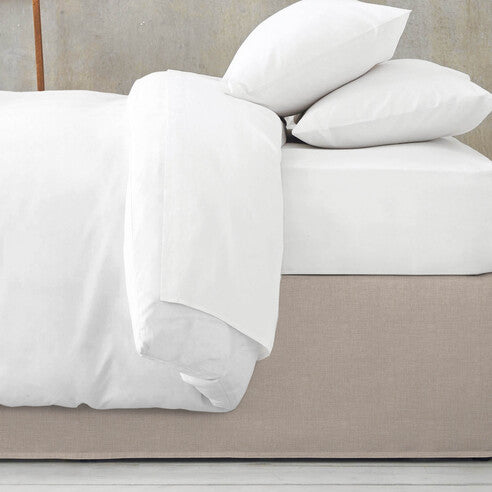 FAIT AU CANADA- Modèle SHAY NATUREL UNI - Par Colcha Linens Douillette, Couvre-lit, Housse de couette  ,disponible chez Literie-Déco et moi 