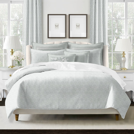 FAIT AU CANADA- Modèle PERRY ( Vert Sauge ) - Par Colcha Linens (Copie) Douillette  ,disponible chez Literie-Déco et moi 