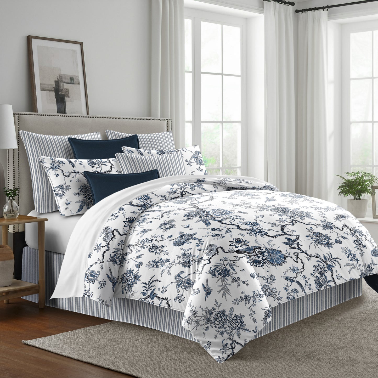 FAIT AU CANADA- Modèle TREE TOP CIEL BLEU - Par Colcha Linens (Copie) Douillette, Couvre-lit, Housse de couette  ,disponible chez Literie-Déco et moi 