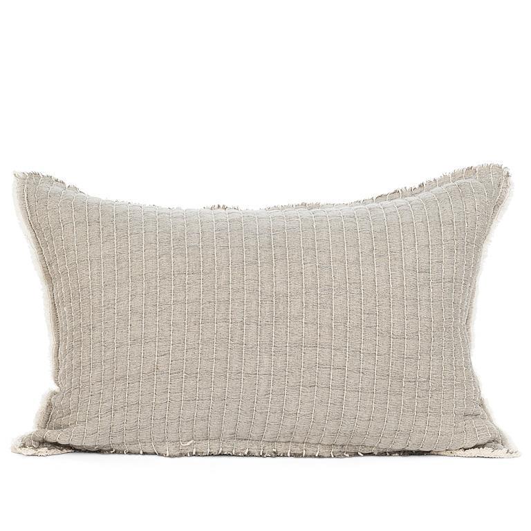 Jeté matelassé KANTHA  ( gris ) Couvre-lit  ,disponible chez Literie-Déco et moi 