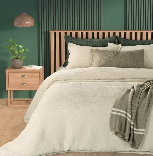 Courtepointe texturée crème Barbara- Par Brunelli ( livraison automne 2025 ) Courtepointe  ,disponible chez Literie-Déco et moi 
