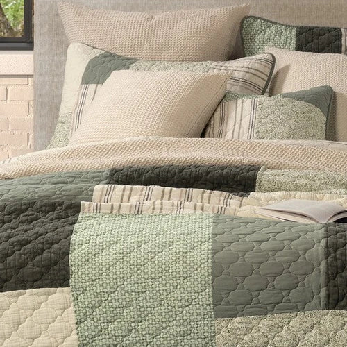 Courtepointe patchwork vert et crème Broccolini- Par Brunelli - Courtepointe Brunelli - Literie-Déco et moi 