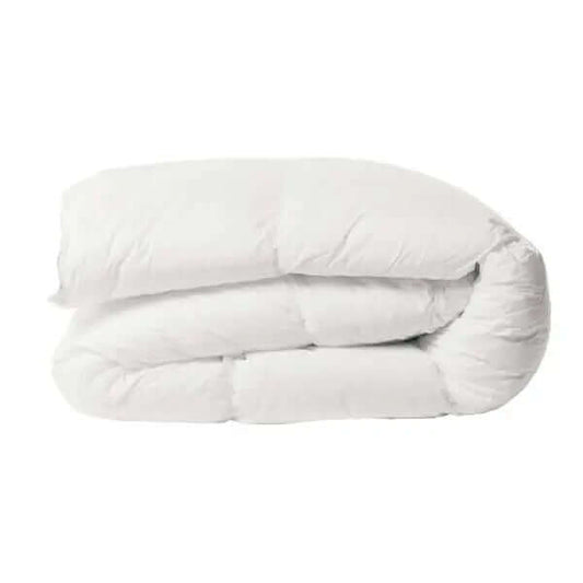 Couette ''Toutes Saisons'' microfibre- Par Brunelli Couettes ,disponible chez Literie-Déco et moi