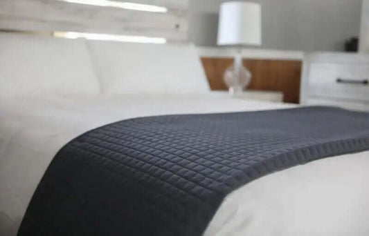 Couverture PIQUÉE ( Blanc ou charcoal ) - Literie - Déco et moi