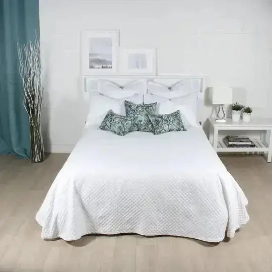 Couvre-lit PÉNÉLOPE ( Blanc) - Premium Couvre-lit from Accent mode - Just $59.99! Shop now at Literie-Déco et moi 