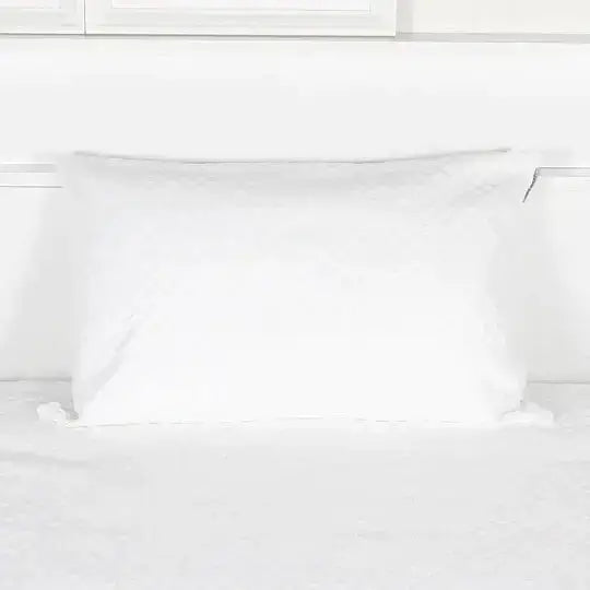 Couvre-lit PÉNÉLOPE ( Blanc) - Premium Couvre-lit from Accent mode - Just $59.99! Shop now at Literie-Déco et moi 