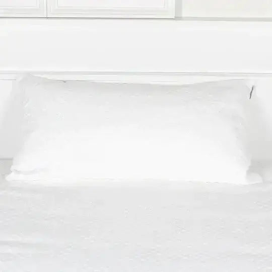 Couvre-lit PÉNÉLOPE ( Blanc) - Premium Couvre-lit from Accent mode - Just $59.99! Shop now at Literie-Déco et moi 