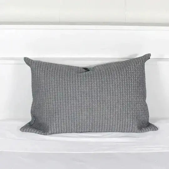 Couvre-lit  STÉPHANE ( Gris ) - Premium Couvre-lit from Accent mode - Just $59.99! Shop now at Literie-Déco et moi 