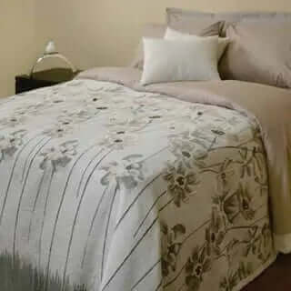 FAIT AU QUÉBEC - Couvre - lit MAGNOLIA - Literie - Déco et moi