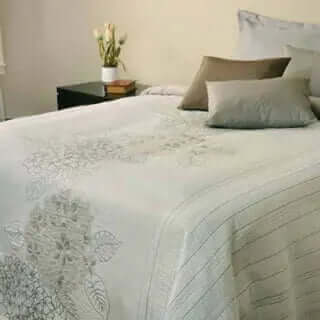 FAIT AU QUÉBEC - Couvre - lit MARIANNE - Literie - Déco et moi