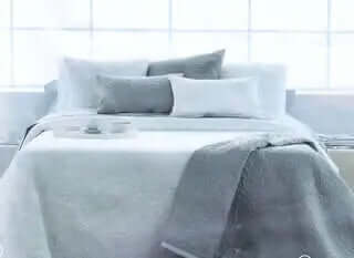 FAIT AU QUÉBEC - Couvre - lit réversible ELEN ( BLANC ) - Literie - Déco et moi