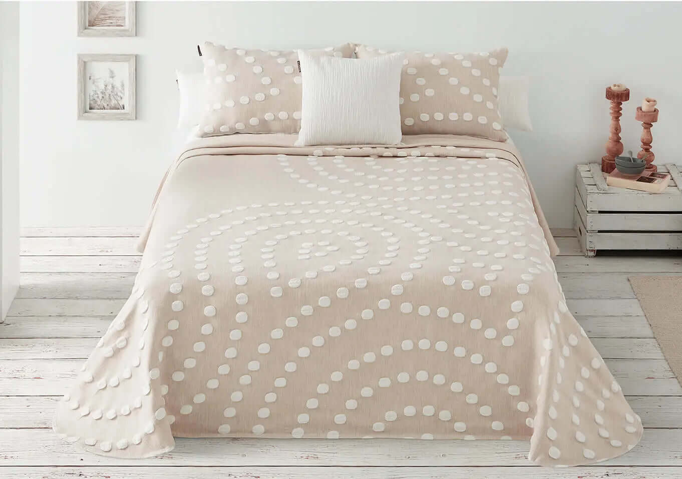 ( Fait au Québec ) Ensemble couvre - lit POLKA ( beige) - Literie - Déco et moi