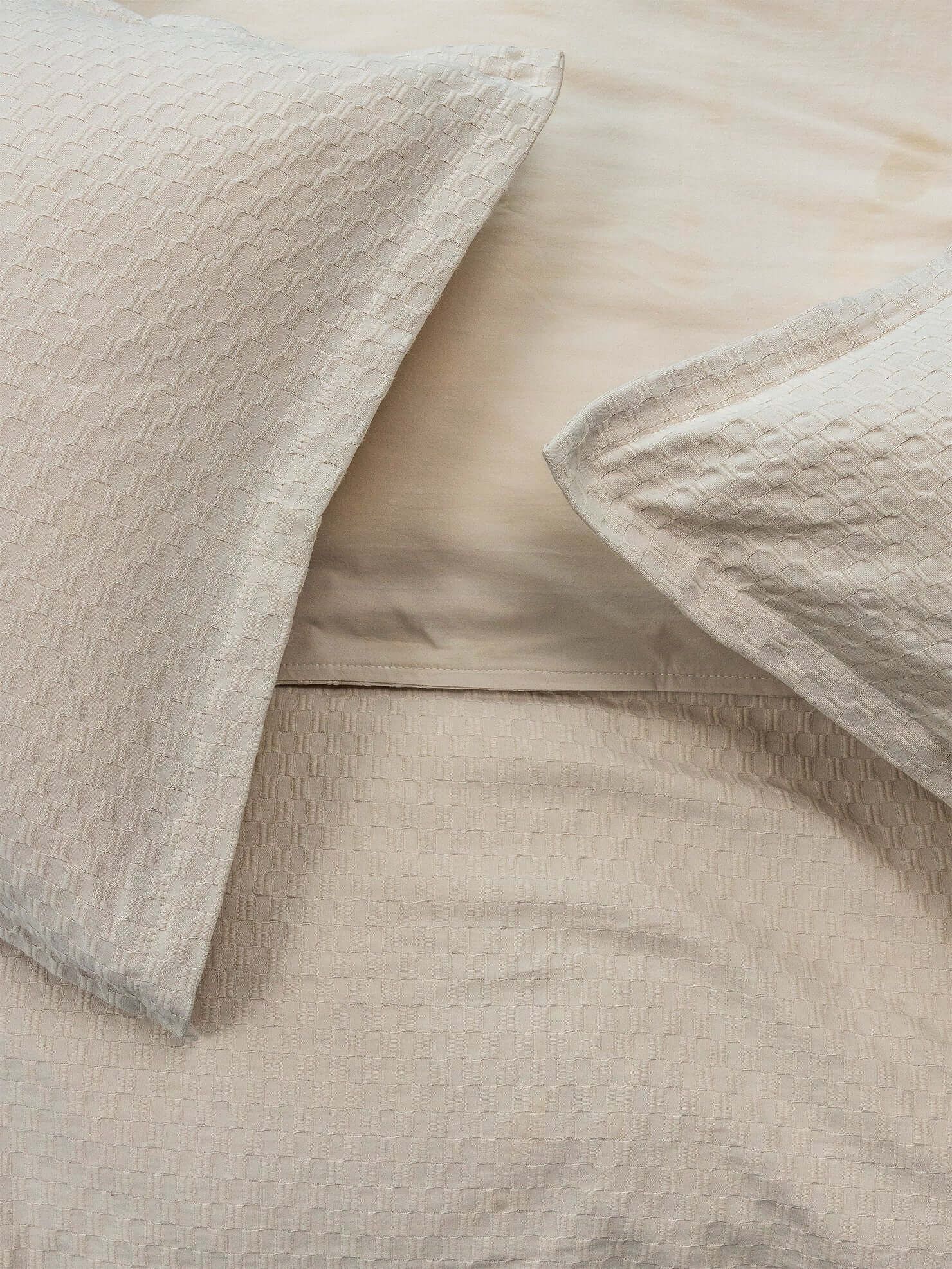 Housse de couette Nina en coton matelassé et coton percale- SABLE - Premium Housse de couette from DOLCE BIANCA - Just $319.99! Shop now at Literie-Déco et moi 