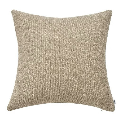 Coussin euro BOUCLÉ  ( Grège ) 25'' x 25'' coussins  ,disponible chez Literie-Déco et moi 