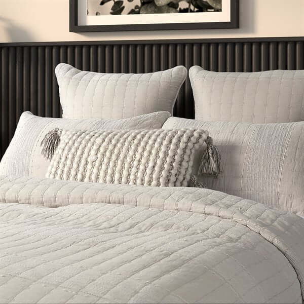 Matelassé uni naturel MOSS- Par Brunelli Courtepointe  ,disponible chez Literie-Déco et moi 