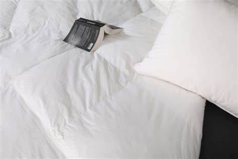 (FAIT AU QUÉBEC)Couette duvet de canard Canadien Couettes  ,disponible chez Literie-Déco et moi 