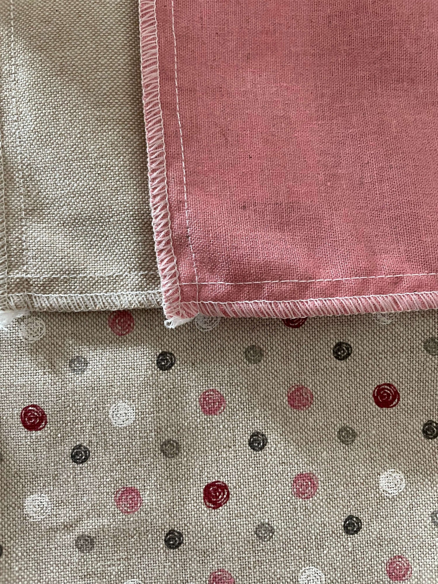 ( Fait au Québec ) Ensemble housse de couette SOFIA (Rose ) Housse de couette  ,disponible chez Literie-Déco et moi 