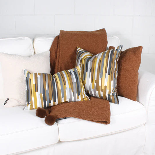 ( Fait au Québec ) - Coussin PATAGONIE Coussins  ,disponible chez Literie-Déco et moi 