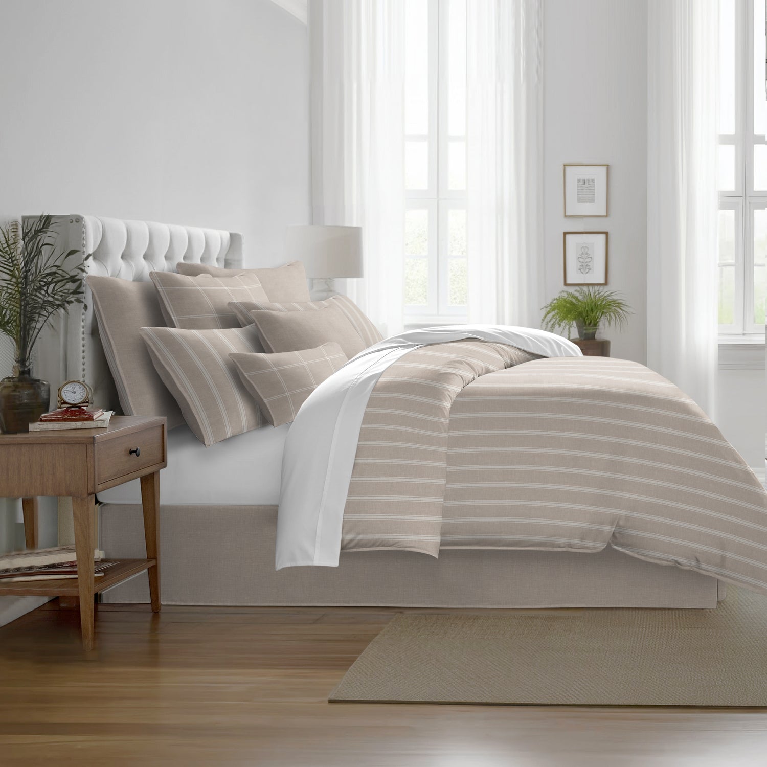 FAIT AU CANADA- Modèle  SHAY BROAD ( Rayé naturel ) - Par Colcha Linens Douillette, Couvre-lit, Housse de couette  ,disponible chez Literie-Déco et moi 