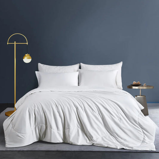 Couette en soie de mûrier- ÉTÉ Couettes  ,disponible chez Literie-Déco et moi 