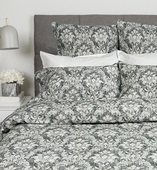 ( Fait au Canada ) Housse de couette VINTAGE DAMASK- Par Cuddle Down Housse de couette  ,disponible chez Literie-Déco et moi 