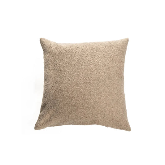 Coussin en faux mouton moka Biquette (18'' x 18'')- Par Brunelli (ARRIVAGE MI-OCTOBRE)