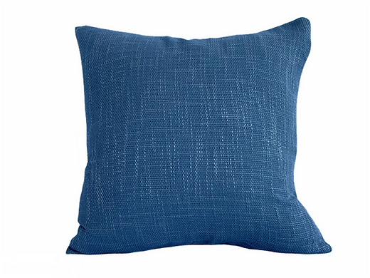 Coussin bleu LINEN ( 18''x 18'') coussins  ,disponible chez Literie-Déco et moi 